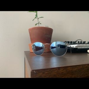 Ray-Ban around metal sunglasses